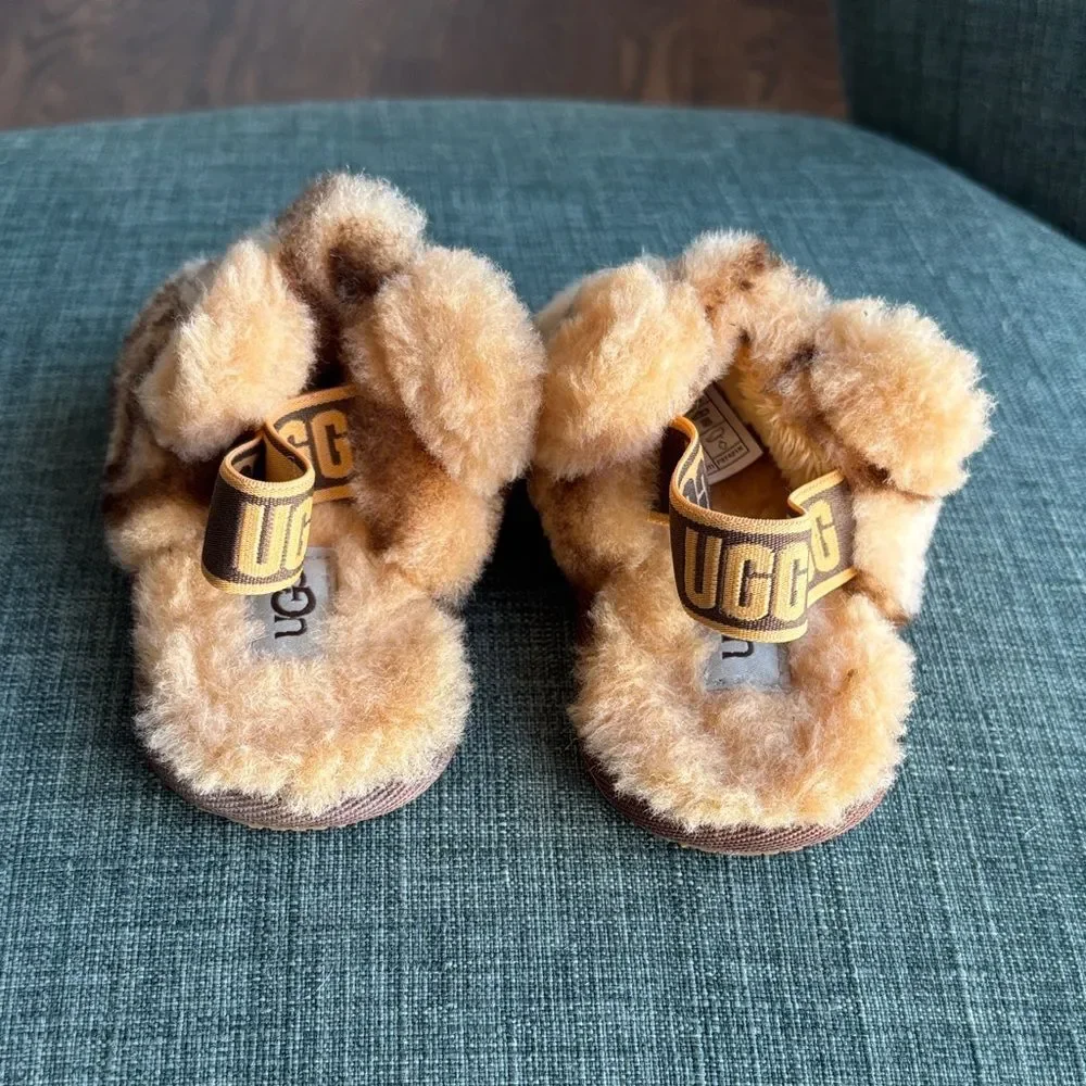 UGG Fluff Yeah Tiger stuffie kids Furry house shoes Slippers slides size 6 NWOT